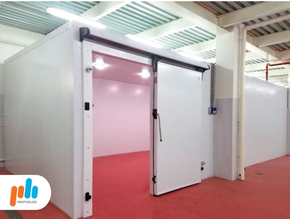 Как смонтировать холодильную камеру на фасонных элементах?